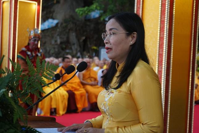 Bà Nguyễn Thị Anh Thi phát biểu Bà Nguyễn Thị Anh Thi phát biểu