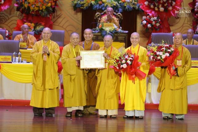 Trung ương GHPGVN tặng tặng Bằng tuyên dương công đức đến tập thể Ban Trị sự GHPGVN TP.Đà Nẵng Trung ương GHPGVN tặng tặng Bằng tuyên dương công đức đến tập thể Ban Trị sự GHPGVN TP.Đà Nẵng