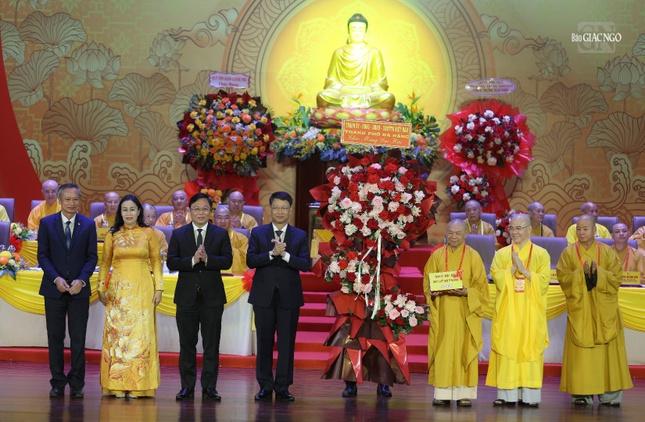 Lãnh đạo chính quyền TP.Đà Nẵng tặng hoa chúc mừng Lãnh đạo chính quyền TP.Đà Nẵng tặng hoa chúc mừng