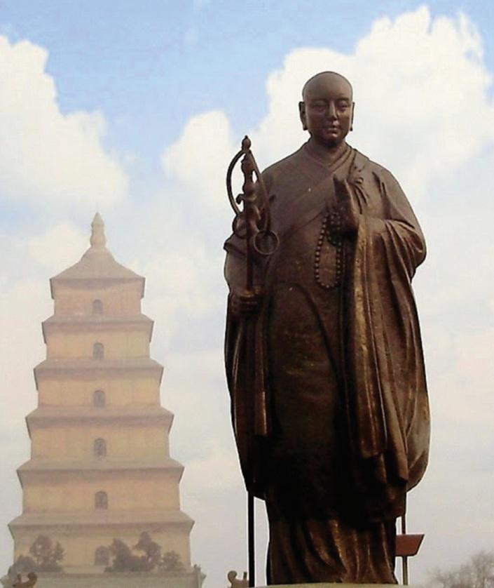 Tôn tượng Huyền Trang trước tháp Đại Nhạn, Tây An, Trung Quốc - Ảnh: Sưu tầm