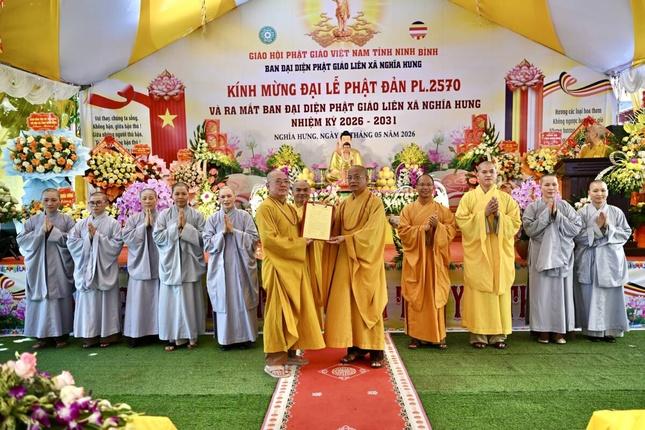 Ban Đại diện Phật giáo liên xã Nghĩa Hưng nhận quyết định chuẩn y nhân sự từ Hòa thượng Trưởng ban Trị sự GHPGVN tỉnh Ninh Bình Ban Đại diện Phật giáo liên xã Nghĩa Hưng nhận quyết định chuẩn y nhân sự từ Hòa thượng Trưởng ban Trị sự GHPGVN tỉnh Ninh Bình