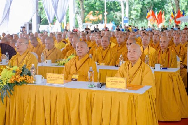 Chư tôn Trưởng lão Hòa thượng quang lâm chứng minh Chư tôn Trưởng lão Hòa thượng quang lâm chứng minh