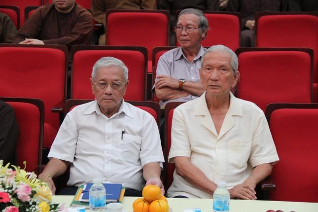 Nhà nghiên cứu Trần Đại Vinh và Nhà nghiên cứu Trần Đình Sơn Nhà nghiên cứu Trần Đại Vinh và Nhà nghiên cứu Trần Đình Sơn