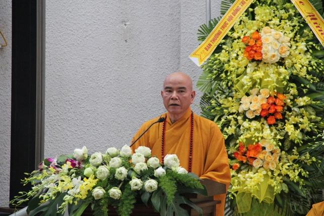 Thượng tọa Thích Nguyên Thành đọc quyết định công nhận Tăng Ni sinh viên khóa XIII tốt nghiệp và học viên thạc sĩ khóa III nhận bằng Thượng tọa Thích Nguyên Thành đọc quyết định công nhận Tăng Ni sinh viên khóa XIII tốt nghiệp và học viên thạc sĩ khóa III nhận bằng