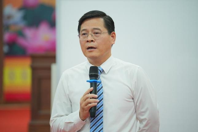 Ông Nguyễn Văn Hà chia sẻ chuyên đề “Những thông tin cơ bản về Luật Thủ đô năm 2026” Ông Nguyễn Văn Hà chia sẻ chuyên đề “Những thông tin cơ bản về Luật Thủ đô năm 2026”