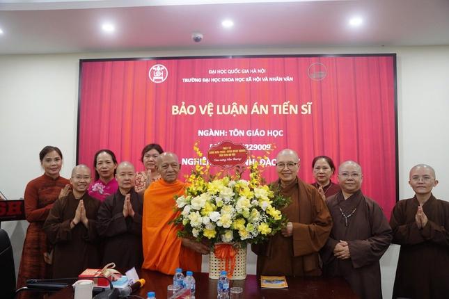 Những lẵng hoa tươi thắm chúc mừng Hòa thượng Đào Như Những lẵng hoa tươi thắm chúc mừng Hòa thượng Đào Như