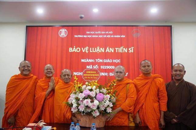 Những lẵng hoa tươi thắm chúc mừng Hòa thượng Đào Như Những lẵng hoa tươi thắm chúc mừng Hòa thượng Đào Như