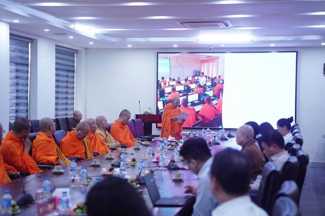 Quang cảnh buổi bảo vệ luận án tiến sĩ của Hòa thượng Đào Như Quang cảnh buổi bảo vệ luận án tiến sĩ của Hòa thượng Đào Như
