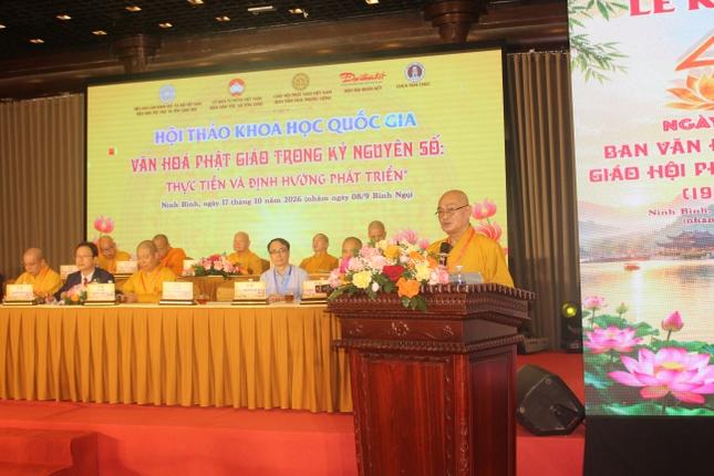 Hòa thượng Thích Minh Hiền phát biểu đề dẫn Hòa thượng Thích Minh Hiền phát biểu đề dẫn