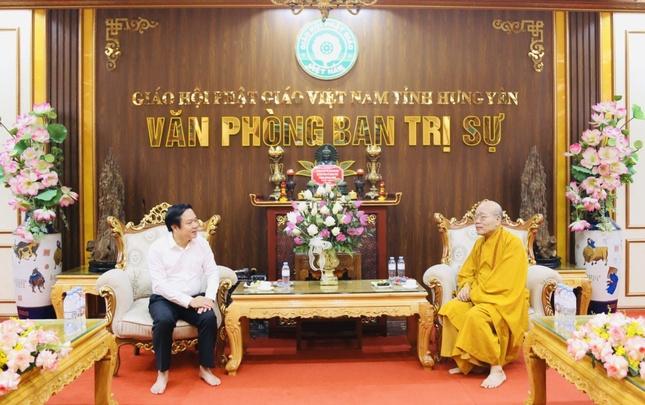 Hòa thượng Thích Thanh Hiện và Bí thư Tỉnh ủy Phạm Quang Ngọc Hòa thượng Thích Thanh Hiện và Bí thư Tỉnh ủy Phạm Quang Ngọc