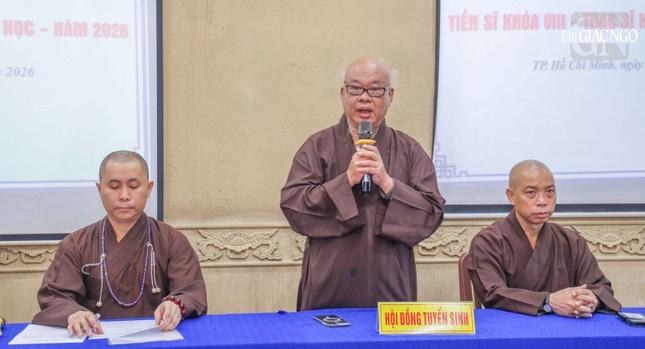 Thượng tọa Thích Phước Đạt phát biểu động viên các thí sinh Thượng tọa Thích Phước Đạt phát biểu động viên các thí sinh
